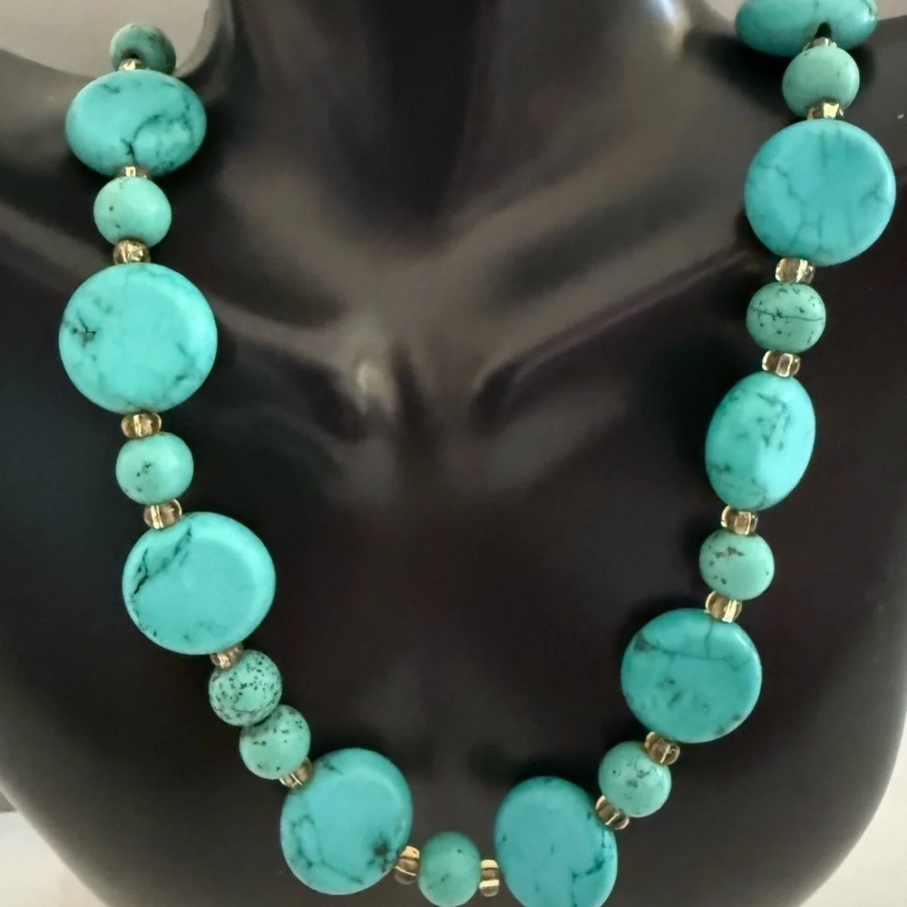 Southwestern Turquoise Howlite Gemstone Statement Necklace 18 Inches - Picture 5 of 5